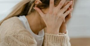 Kinderen tekenden een schatkaart van ons huis – Toen ik vroeg naar de gemarkeerde plek, zeiden ze: 'Daar verbergt papa het!'