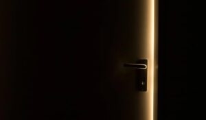 Elke keer als mijn man 'laat werkt,' eindigt hij op hetzelfde adres – dus reed ik er zelf naartoe.