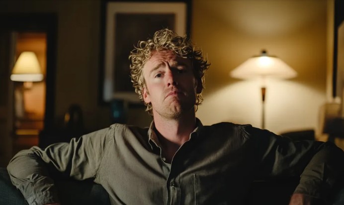 Mijn ex-man brak 's nachts mijn huis binnen terwijl mijn dochter en ik aan het slapen waren – plotseling hoorde ik haar schreeuwen.