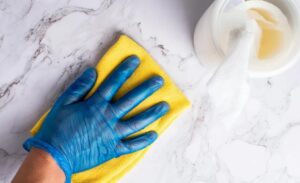 Mijn man nam ontslag omdat hij ziek was – ik vertrouwde hem en gaf hem al mijn geld voor de behandeling, totdat de waarheid aan het licht kwam.