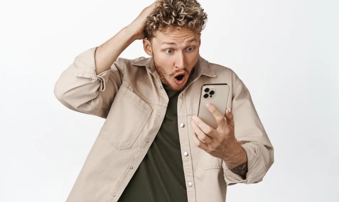 Ik wilde mijn verloofde aan mijn familie voorstellen, maar ze trokken zich allemaal terug nadat ze haar foto hadden gezien.
