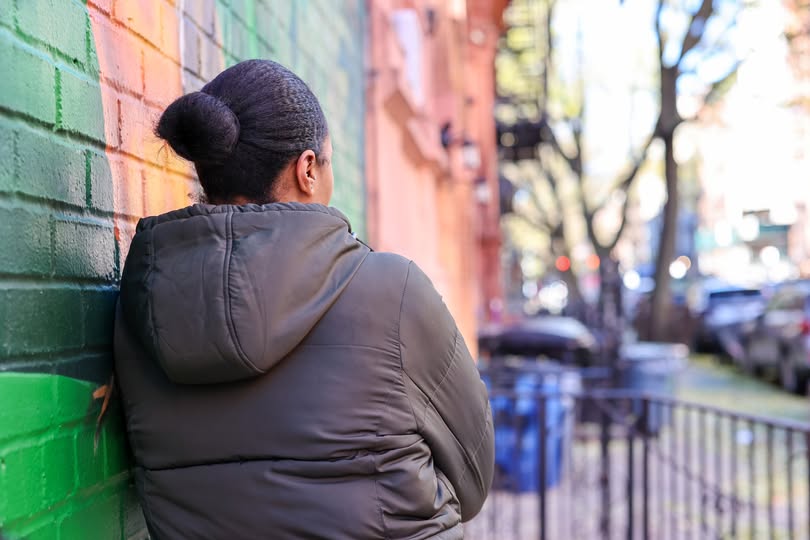 De stilte tussen twee haltes – een verhaal van overleven en verbondenheid