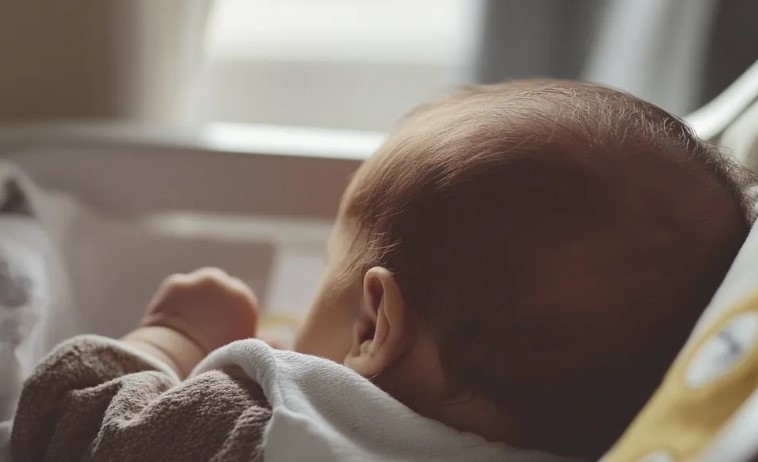 Ik begon mijn man te wantrouwen na de bevalling – en toen ontdekte ik per ongeluk waarom dankzij de babyfoon.