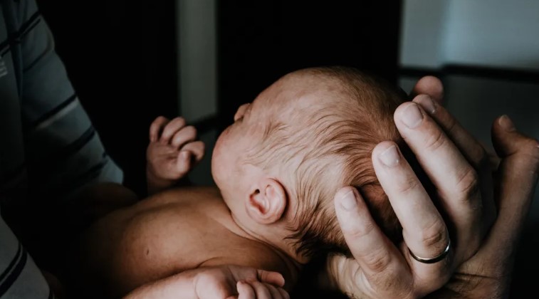 Mijn man dacht dat ik niets deed terwijl ik thuis was met onze vijf maanden oude baby, totdat ik een week van huis wegging – mijn verhaal
