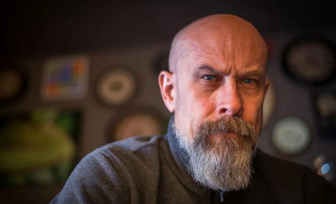 Mijn grootmoeder deed alsof ze doof was om ons te testen voordat ze de erfenis verdeelde – iedereen kreeg wat hij verdiende.