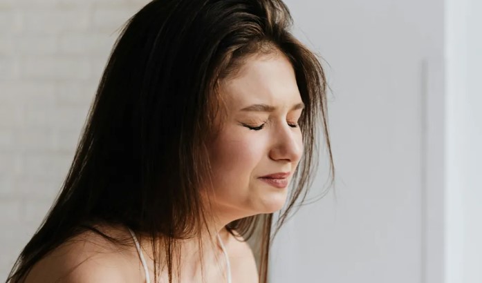 Lady ziet dochter en schoonzoon die 'tragisch overleden' zijn 5 jaar geleden en volgt hen – Verhaal van de dag.
