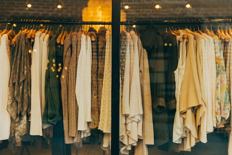 Een tweede leven in de naad: hoe een oude garderobe het begin werd van een nieuwe stijl