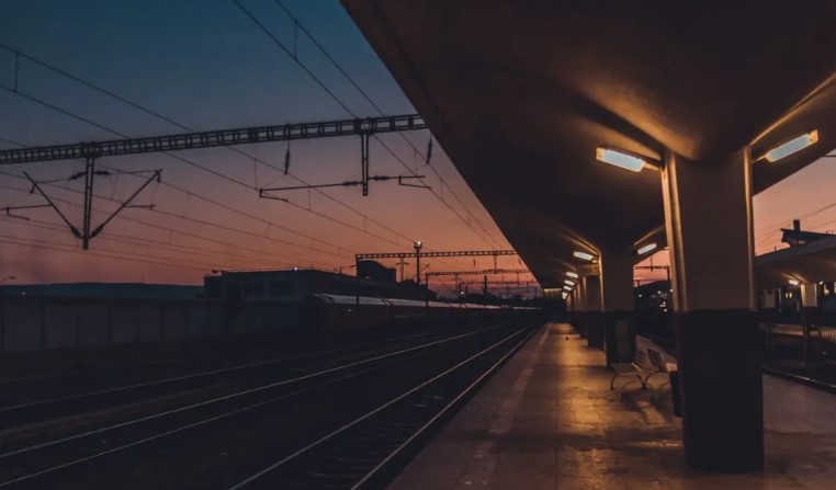 Zeven jaar lang sprak haar zoon met zijn moeder alleen via videogesprekken, en wanneer hij haar eindelijk bezoekt, vindt hij een leeg huis – Het verhaal van de dag