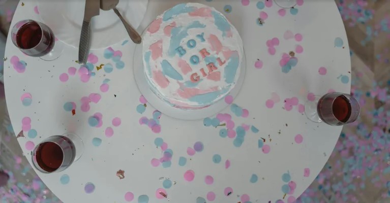 Onze gender reveal-taart kwam grijs aan – toen onthulde onze 6-jarige de schokkende reden