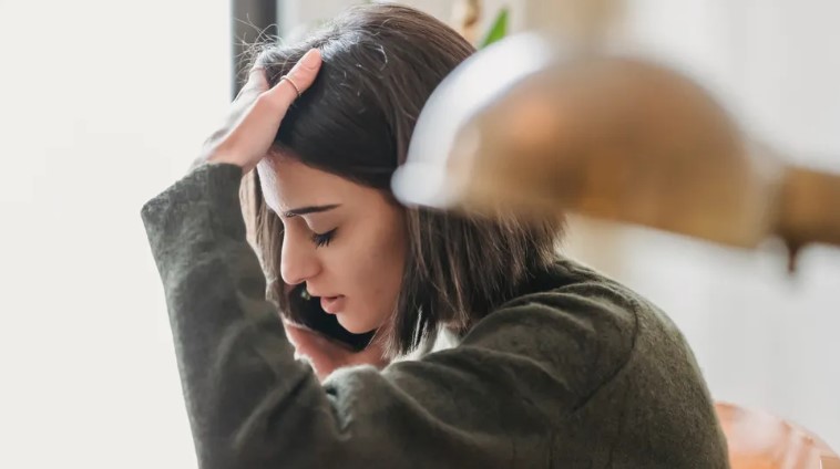 53-jarige vrouw bevalt van een tweeling, schoonzoon merkt vertrouwde moedervlekken op bij de baby's – Verhaal van de dag
