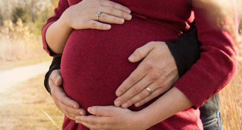 Onze gender reveal-taart kwam grijs aan – toen onthulde onze 6-jarige de schokkende reden