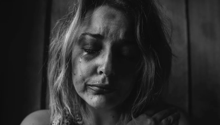 Man verlaat vrouw en kind voor jongere vrouw; jaren later wordt dochter zijn baas – verhaal van de dag