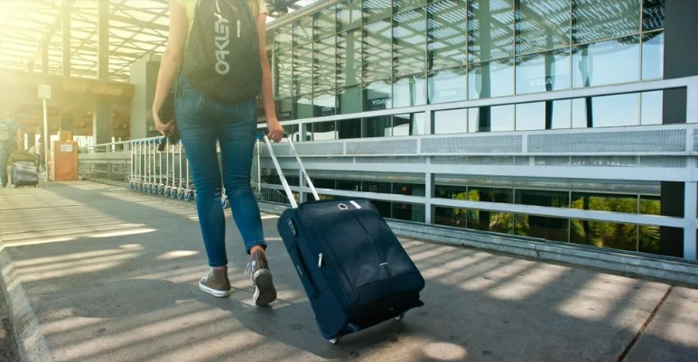 Een verrassingsbezoek aan mijn vriend op afstand liep uit op een ramp — Verhaal van de dag
