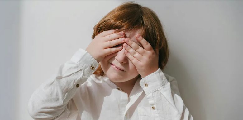 Mijn man vertrok meteen nadat onze zoon de diagnose autisme kreeg, maar eiste een maand later volledige voogdij, en de reden liet me sprakeloos achter — Verhaal van de dag