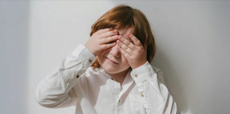 Mijn man vertrok meteen nadat onze zoon de diagnose autisme kreeg, maar eiste een maand later volledige voogdij, en de reden liet me sprakeloos achter — Verhaal van de dag