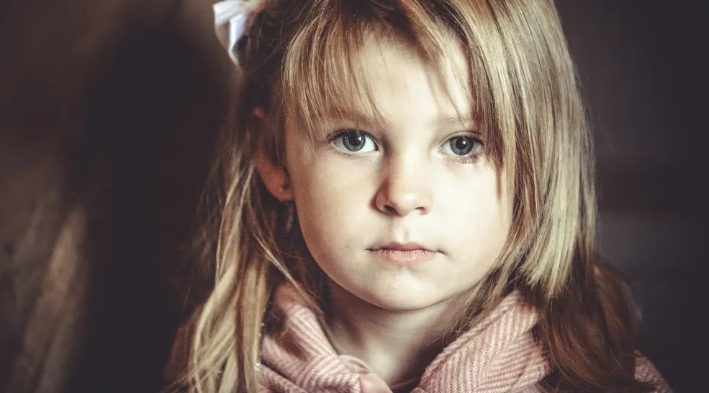 Mijn schoonzus at het eten van mijn kinderen op, keek de hele dag Netflix en loog over haar zwangerschap – ik gebruikte haar leugen om haar mijn huis uit te zetten.