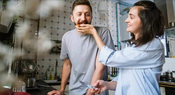 Mijn man verdween 40 jaar geleden – toen ik hem weer zag, zei hij met tranen in zijn ogen: 'Je hebt geen idee wat er met mij is gebeurd!'