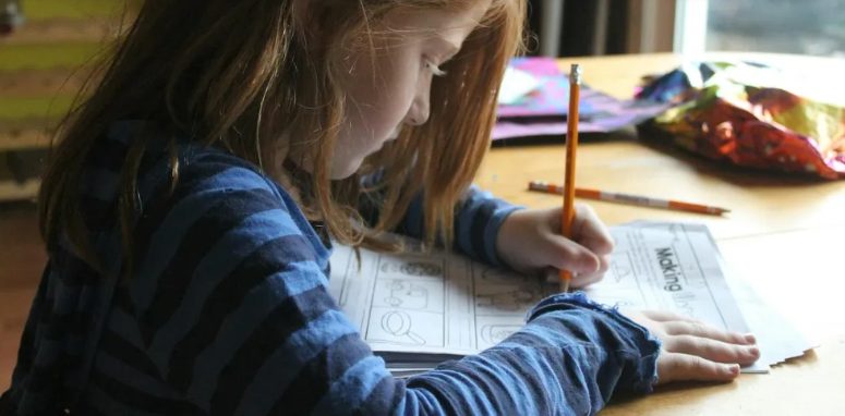 Mijn zus leende mijn huisfonds voor haar bruiloft – wat ze daarna deed, liet me sprakeloos achter