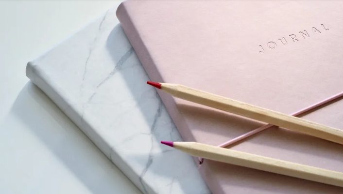 Ik werd buitengesloten van het testament totdat een vreemde me een kaart gaf die een familieoorlog over het fortuin van mijn vader ontketende – Verhaal van de dag