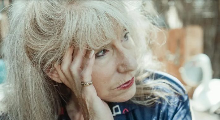 Mijn man verdween 40 jaar geleden – toen ik hem weer zag, zei hij met tranen in zijn ogen: 'Je hebt geen idee wat er met mij is gebeurd!'