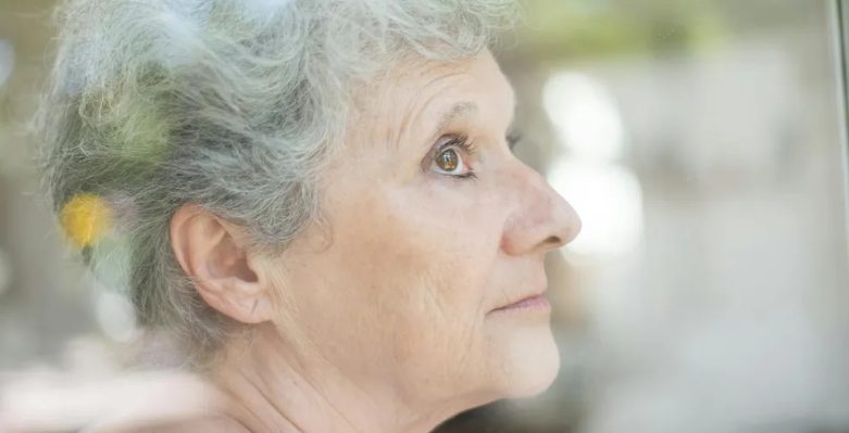 Mijn veeleisende buurman heeft mijn vijver gedempt – ik heb hem laten zien waarom je een oudere vrouw niet moet tegenwerken
