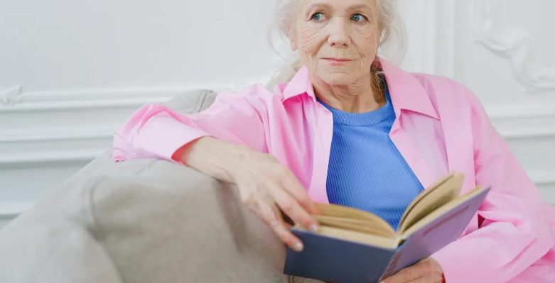 Mijn veeleisende buurman heeft mijn vijver gedempt – ik heb hem laten zien waarom je een oudere vrouw niet moet tegenwerken