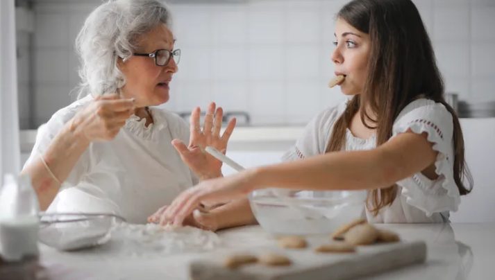 Man die zijn vrouw na 47 jaar verliet, smeekt maanden later op zijn knieën om haar vergeving — Verhaal van de dag