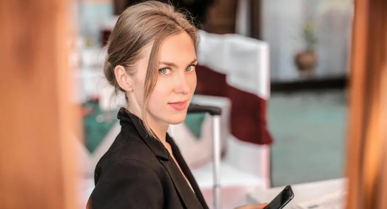 De nieuwe vriendin van mijn ex-man heeft mijn nummer gevonden om mij één vraag te stellen — Toen ik haar bericht las, was ik verbijsterd.