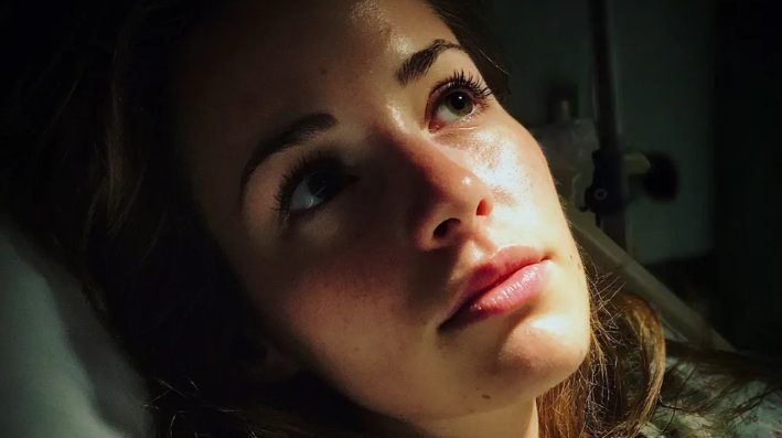 Ik werd doof door een ongeluk – na vijf jaar hoorde ik eindelijk de stem van mijn man en moest ik hem eruit zetten.