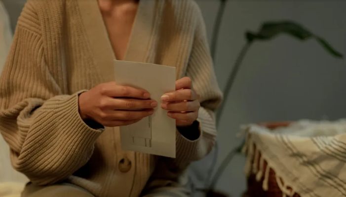 De VvE probeerde mijn zus en mij uit ons huis te zetten nadat onze ouders waren overleden – wij lieten hen spijt krijgen.