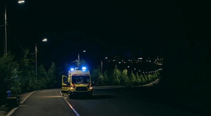 Arme oudere vrouw liet 26 jaar lang niemand haar huis binnen tot ik een voet over de drempel zette.
