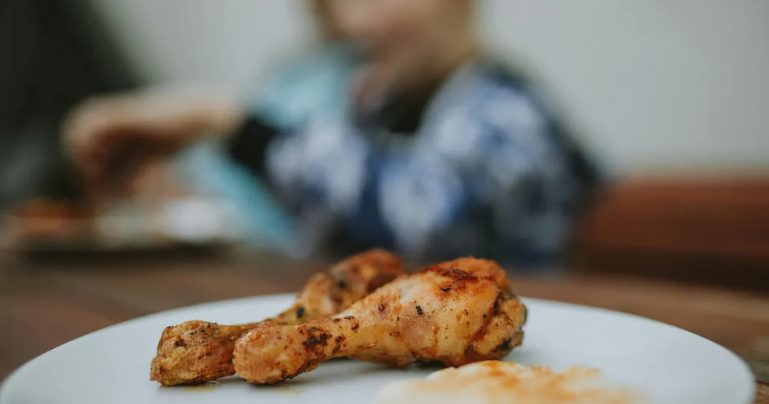 Mijn vriend zette mij uit zijn bruiloft – de reden verbaasde me