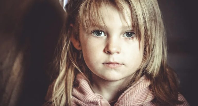 Mijn schoonzus at het eten van mijn kinderen, keek de hele dag Netflix en loog over haar zwangerschap – ik gebruikte haar leugen om haar uit mijn huis te zetten.