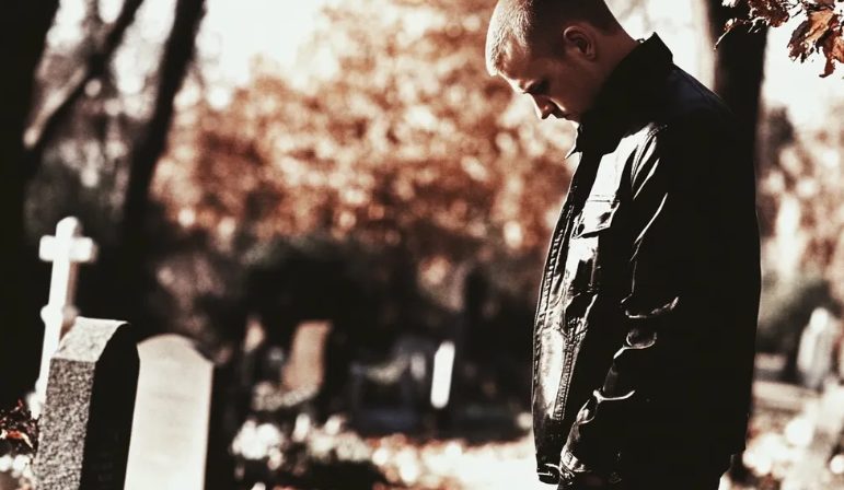 Na de dood van mijn vrouw ben ik hertrouwd – op een dag zei mijn dochter: “Papa, de nieuwe mama is anders als jij er niet bent.”