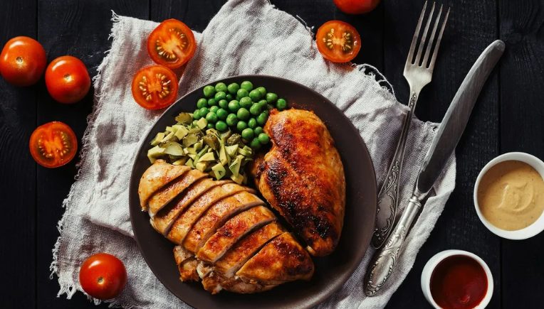 Ik bood onderdak aan een jonge man die ik bevriezend op het kerkhof vond op Thanksgiving — en het veranderde mijn hele leven.