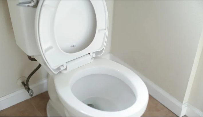 Mijn schoonmoeder at constant al mijn eten op en mijn man verdedigde haar – ik was het zat en gaf ze allebei een lesje.