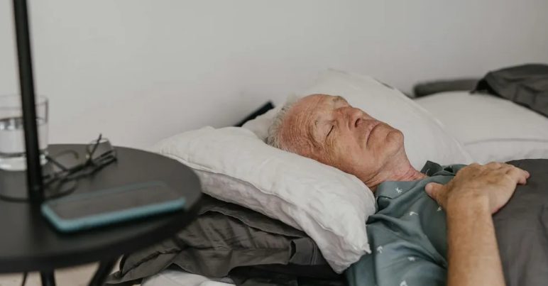 Ik stuurde de politie naar de bruiloft van mijn stiefzus nadat ik ontdekte wat ze had gedaan.