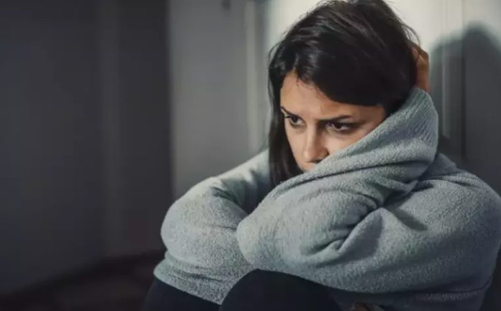 Mijn man zette me uit huis toen hij hoorde dat ik zwanger was — 26 jaar later bracht mijn zoon hem een bezoekje – Mijn verhaal