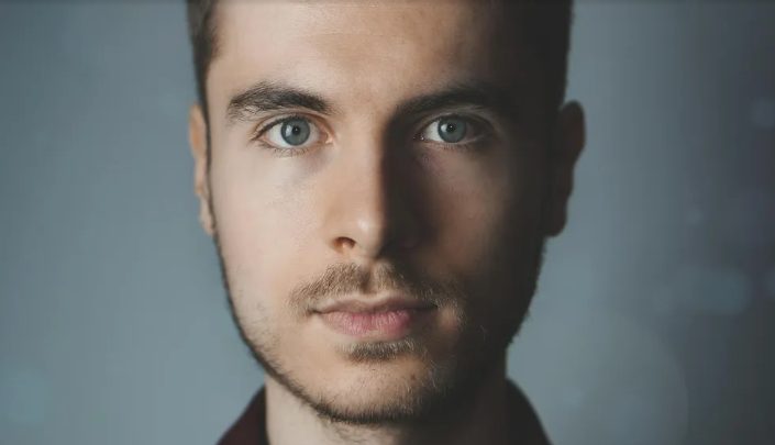 Nadat ik bevallen was en mijn man het gezicht van onze baby zag, begon hij elke nacht stiekem weg te gaan – dus volgde ik hem.