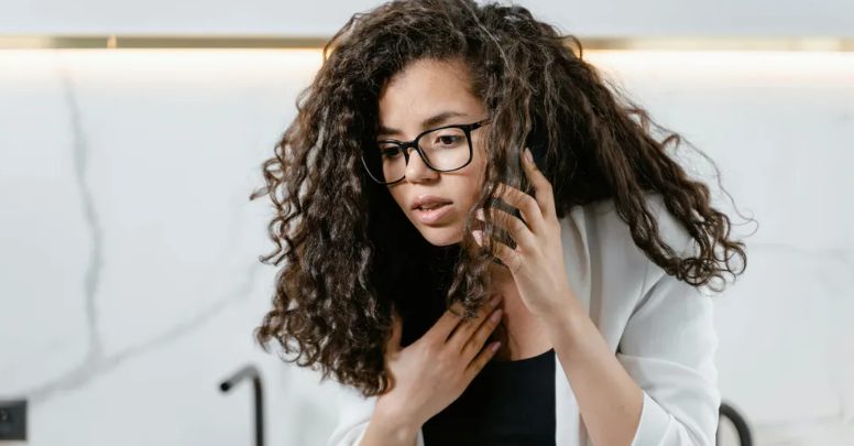 Mijn zus plande haar bruiloft de dag na de mijne en onze ouders kozen voor de hare – maar karma had andere plannen