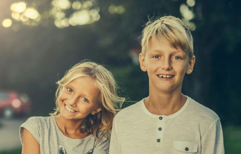 Mijn broer verdween toen ik tien was – ze zeiden dat hij weggelopen was, maar op een dag verscheen er een bruine envelop.