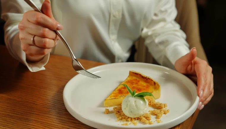Ik bakte taarten voor hospicepatiënten – toen kwam er op een dag eentje voor mij, en ik viel bijna flauw.