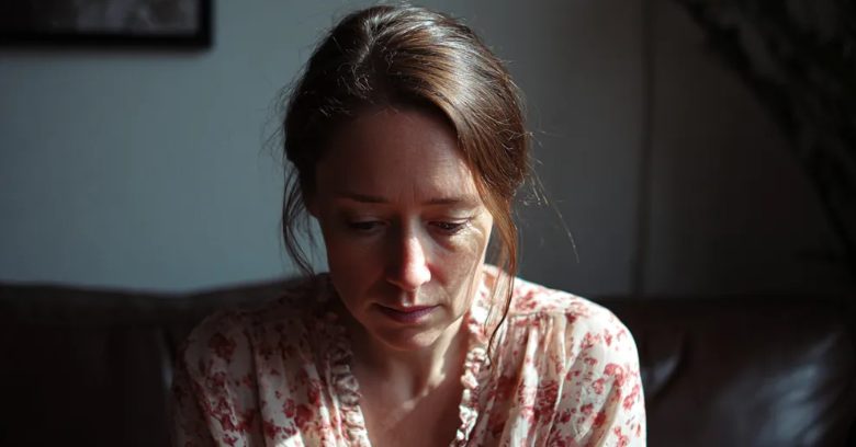Mijn zus belde jeugdzorg (CPS) over mij terwijl ik in het ziekenhuis voor mijn leven vocht – toen ik hoorde waarom, moest ik haar een lesje leren.