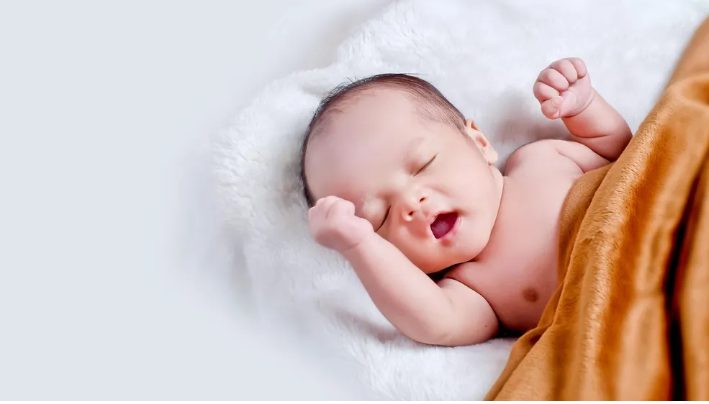 Nadat ik bevallen was en mijn man het gezicht van onze baby zag, begon hij elke nacht stiekem weg te gaan – dus volgde ik hem.