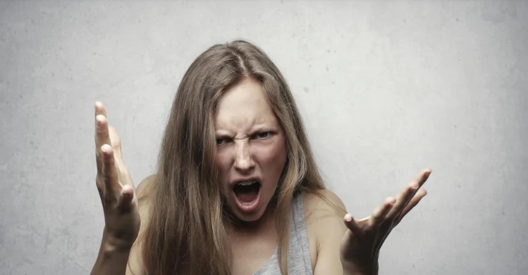 „Deze kinderen zijn niet van jou!” zei een oude vreemdeling tegen mij, terwijl hij naar mijn kinderen op de speelplaats wees.