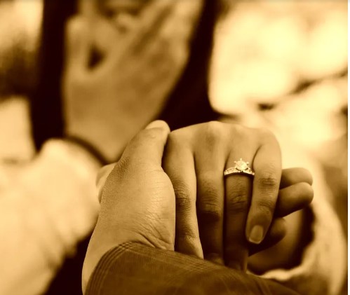Nadat een vreselijk ongeluk me gehandicapt had gemaakt, dwong mijn man me om hem te betalen zodat hij voor me zou zorgen – uiteindelijk huilde hij.