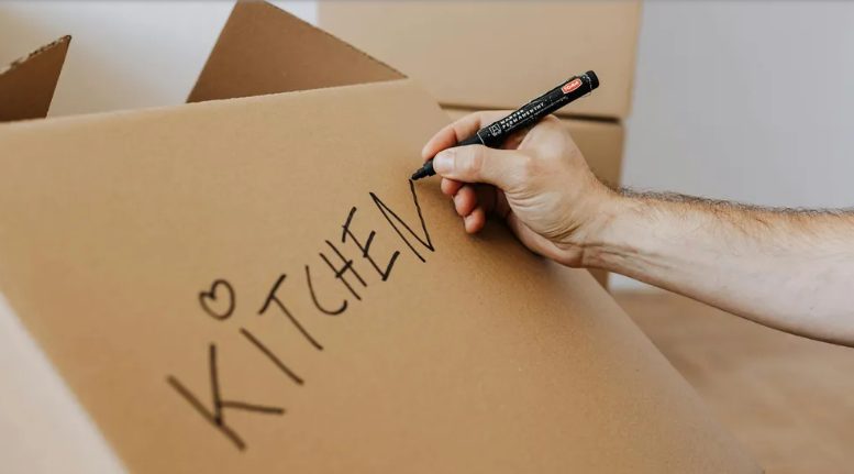 Mijn ex wilde het speelgoed van onze kinderen meenemen voor het kind van zijn minnares – maar het karma heeft niet lang nodig gehad om zich te revancheren.