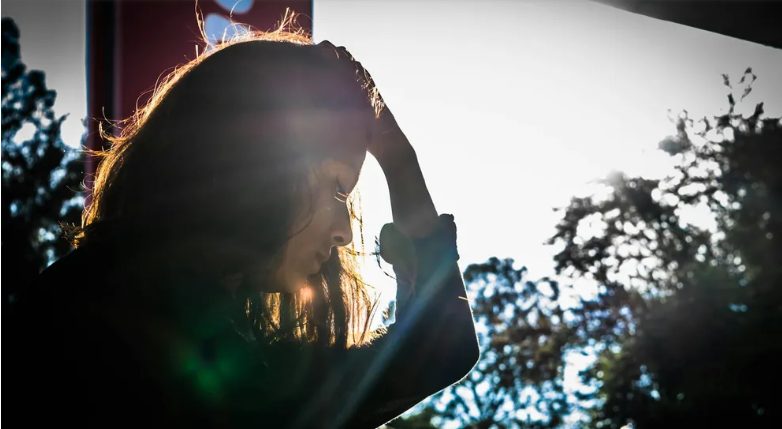 Mijn klasgenoten bespotten me omdat ik de zoon van een vuilnisophaalster ben – op de dag van de diploma-uitreiking zei ik iets wat ze nooit zullen vergeten