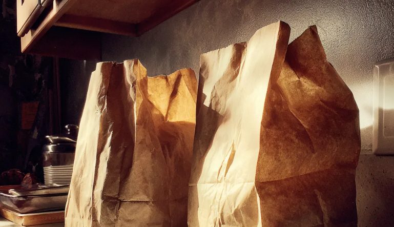 Op Thanksgiving zei mijn schoonmoeder dat ik een „schande” ben voor de familie omdat ik geen kinderen heb – en toen sprak mijn schoonvader.