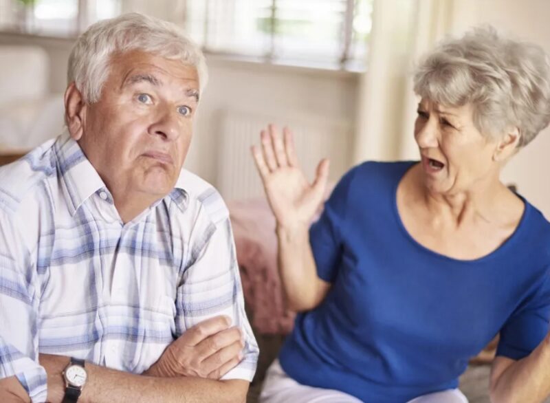 Mijn schoonouders gooiden me het huis uit met mijn pasgeboren baby – al snel kregen ze daar spijt van.